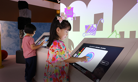 등장인물 제작실 전시물 이미지